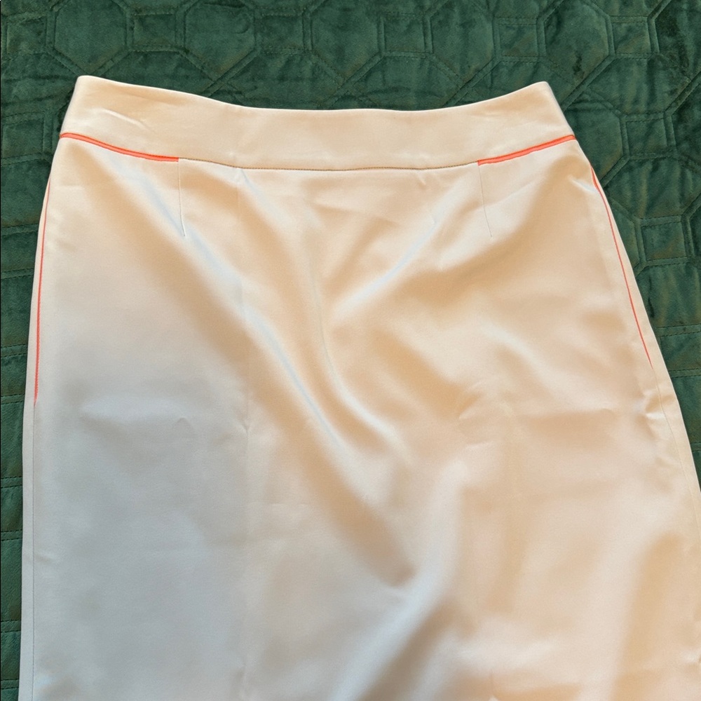 Elie Tahari taupe skirt like new Size 8 - Picture 9 of 12